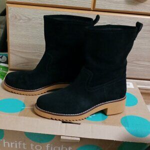 Clarks Eden mid high boots new